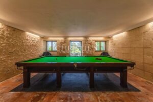 Stunning village Chateau with Pool near Saint-Émilion