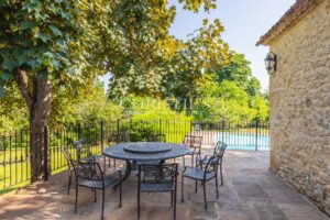 Stunning village Chateau with Pool near Saint-Émilion