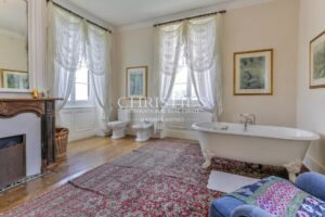 Salle de bains Cheminée