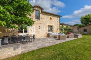 Two fully renovated stone homes with hobby vineyard near Saint-Emilion