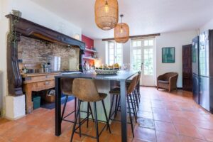 Renovated stone property with river Dordogne views