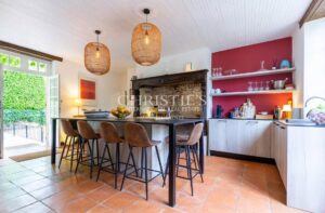 Renovated stone property with river Dordogne views