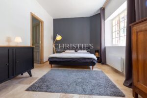 Renovated stone property with river Dordogne views