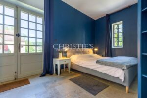 Renovated stone property with river Dordogne views