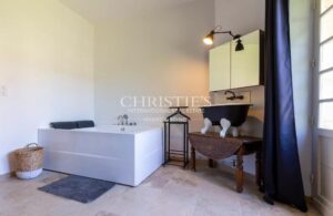 Renovated stone property with river Dordogne views