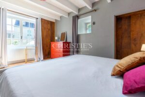 Renovated stone property with river Dordogne views