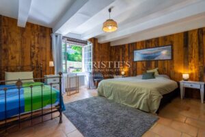 Renovated stone property with river Dordogne views