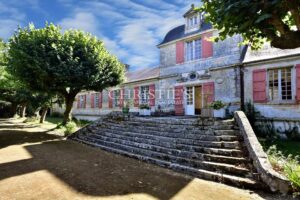 Magnifique Château du 17ème siècle en Charente-Maritime