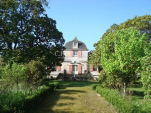 Magnifique Château du 17ème siècle en Charente-Maritime