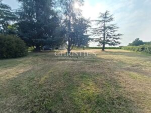 Small vineyard estate for sale of 6.86 ha with farm buildings in excellent condition