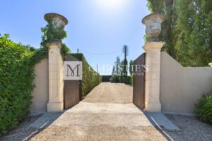 Splendid manor House with 10 acres,  close to DURAS