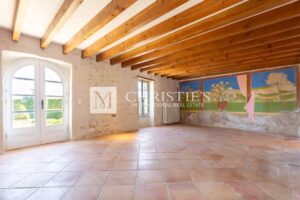 Splendid manor House with 10 acres,  close to DURAS
