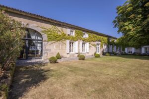 Superbe propriété de charme située entre Angoulême et Cognac