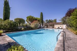 Superbe propriété de charme située entre Angoulême et Cognac