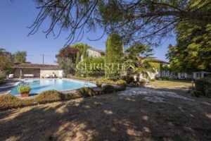 Superbe propriété de charme située entre Angoulême et Cognac