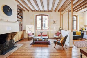 Bordeaux Chartrons, charming apartment with terrace and 2 parking spaces