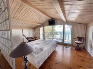 Frontline family villa. Private access Pool