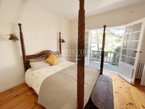 Frontline family villa. Private access Pool