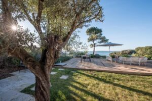 BEAUTIFUL FRONTLINE VILLA
