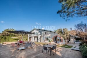 BEAUTIFUL FRONTLINE VILLA