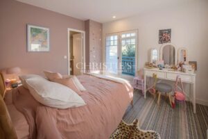 BEAUTIFUL FRONTLINE VILLA