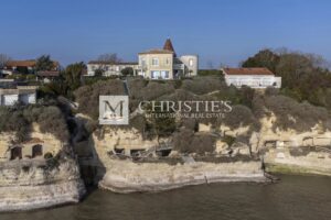 Appartement en duplex vue mer avec terrasse, grotte et parking à Meschers-sur-Gironde
