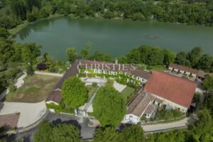 ANGOULEME – MAGNIFIQUE PROPRIETE DANS UN CADRE UNIQUE