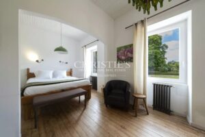 ANGOULEME – MAGNIFIQUE PROPRIETE DANS UN CADRE UNIQUE