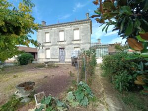 For sale 12 hectare vineyard estate with house to renovate