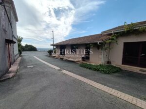 For sale 12 hectare vineyard estate with house to renovate