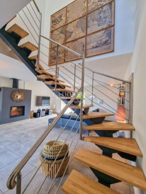 Remarquable Manoir avec maison d'amis, piscine et jacuzzi, 15 hectares de terrain, proche d'AGEN