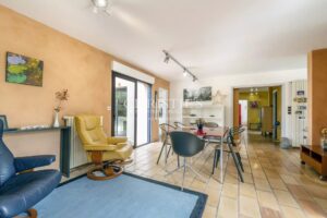 La rochelle lagord jardin piscine calme gare aéroport architecte