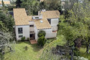 La rochelle lagord jardin piscine calme gare aéroport architecte