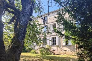 AU COEUR DE LA GENETTE - Rare Maison de Maître proche plage, parcs et Vieux-Port de La Rochelle