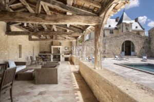 château hectares mer plage rénové domaine étang forêt dépendances hôtel