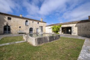 château hectares mer plage rénové domaine étang forêt dépendances hôtel