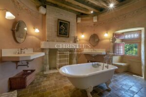 château hectares mer plage rénové domaine étang forêt dépendances hôtel