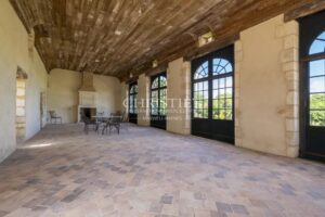 château hectares mer plage rénové domaine étang forêt dépendances hôtel