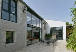 la rochelle jardin piscine lumineux calme charme ancien rénové l'houmeau mer gare aéroport