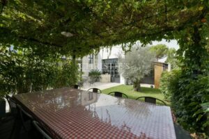 la rochelle jardin piscine lumineux calme charme ancien rénové l'houmeau mer gare aéroport