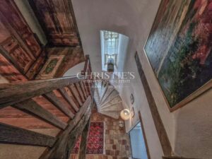 Manoir XVI siècle, vue, avec granges et piscine, proche de Duras