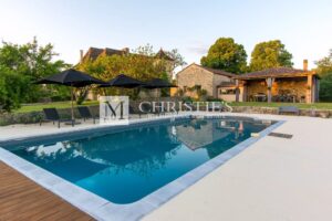 Belle maison en pierre de Dordogne avec piscine et maison d'amis