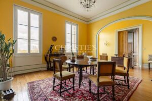 Magnificent mansion with breathtaking views over the Dordogne