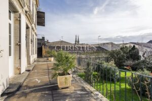 Magnificent mansion with breathtaking views over the Dordogne