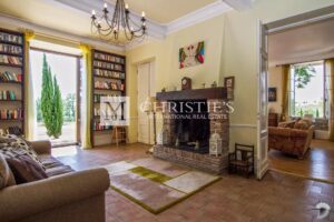 A vendre, magnifique château avec 4 gîtes et piscines près d'Eymet