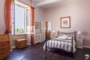 A vendre, magnifique château avec 4 gîtes et piscines près d'Eymet