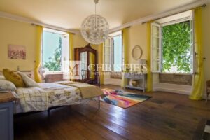 A vendre, magnifique château avec 4 gîtes et piscines près d'Eymet