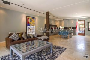 A vendre, magnifique château avec 4 gîtes et piscines près d'Eymet