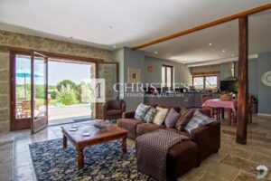 A vendre, magnifique château avec 4 gîtes et piscines près d'Eymet