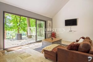 A vendre, magnifique château avec 4 gîtes et piscines près d'Eymet